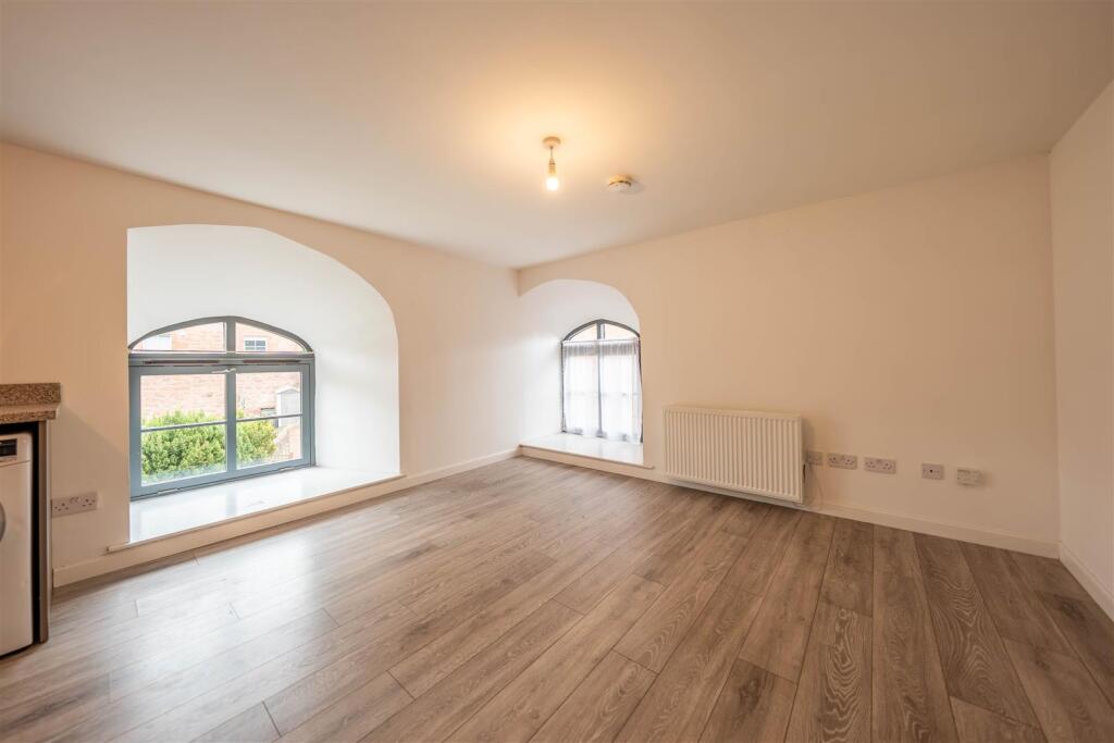 19, Glengate, Kirriemuir photo 4