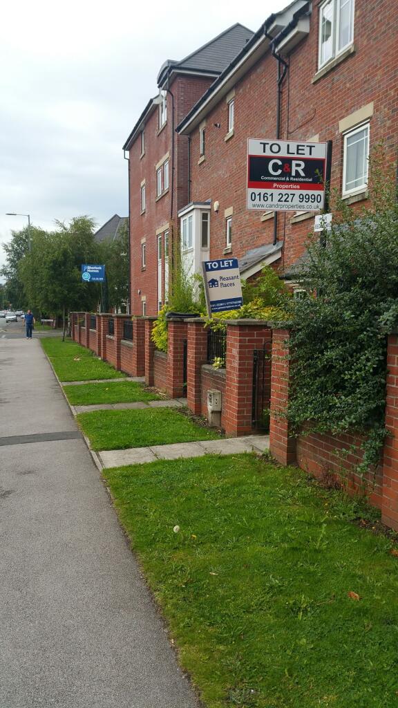 3 bedroom semi-detached house for rent