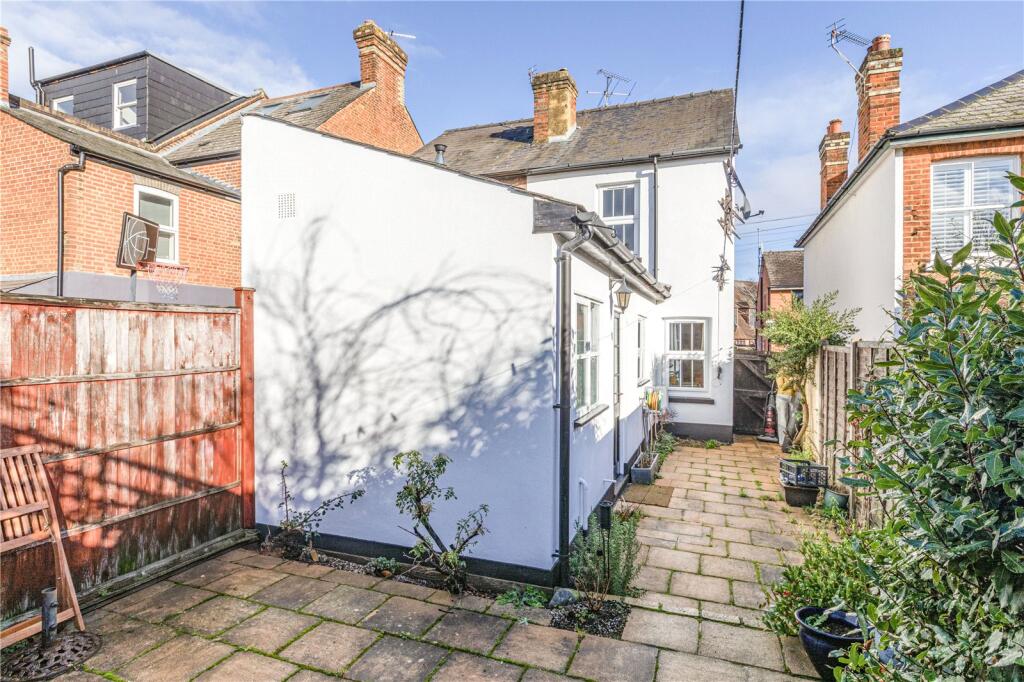 Albert Road, Addlestone, Surrey, KT15 photo 3