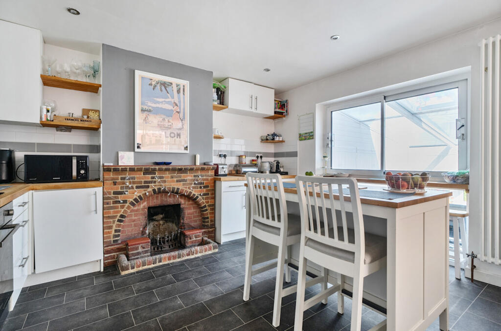 Chalvington Road, Chandlers Ford, Eastleigh, SO53 photo 3