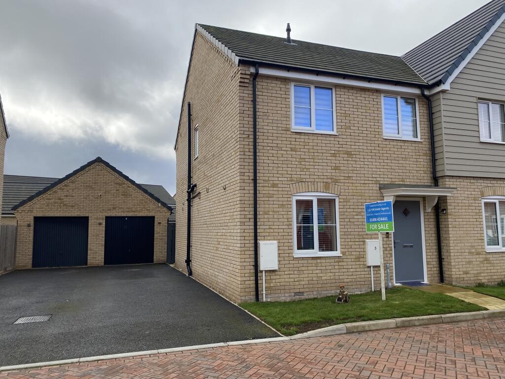 3-bed semi-detached on 4, Tulip Drive, £210,000