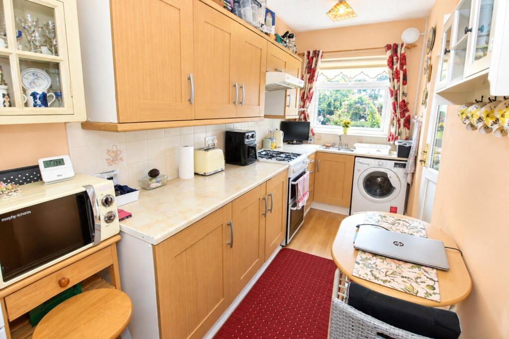 House in Wirral, Liverpool City Region - View 4