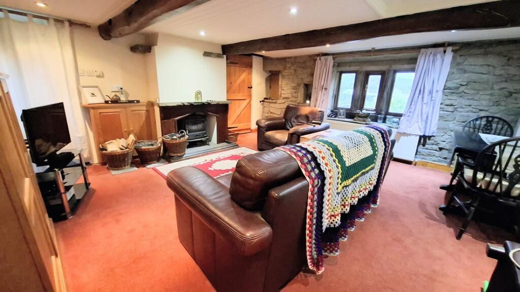 4 Hill End Road Delph OL3 5JA photo 4