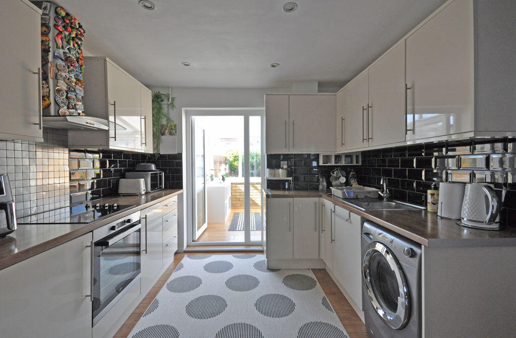 House in Newport, Maesglas Shops, Gaer - View 5