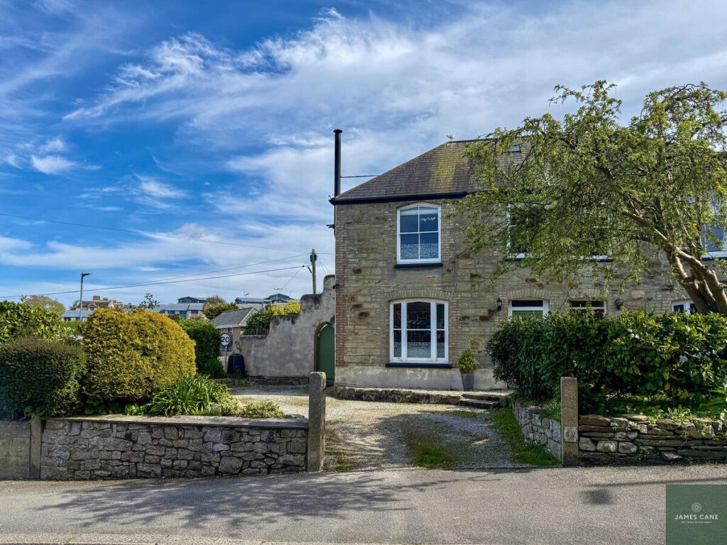 Main image of property: Chapel Hill, Truro, TR1
