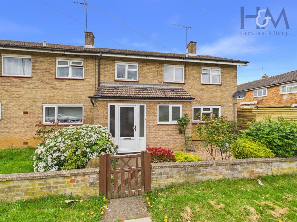 Main image of property: Broadwater Crescent, Stevenage, Hertfordshire, SG2 8EF
