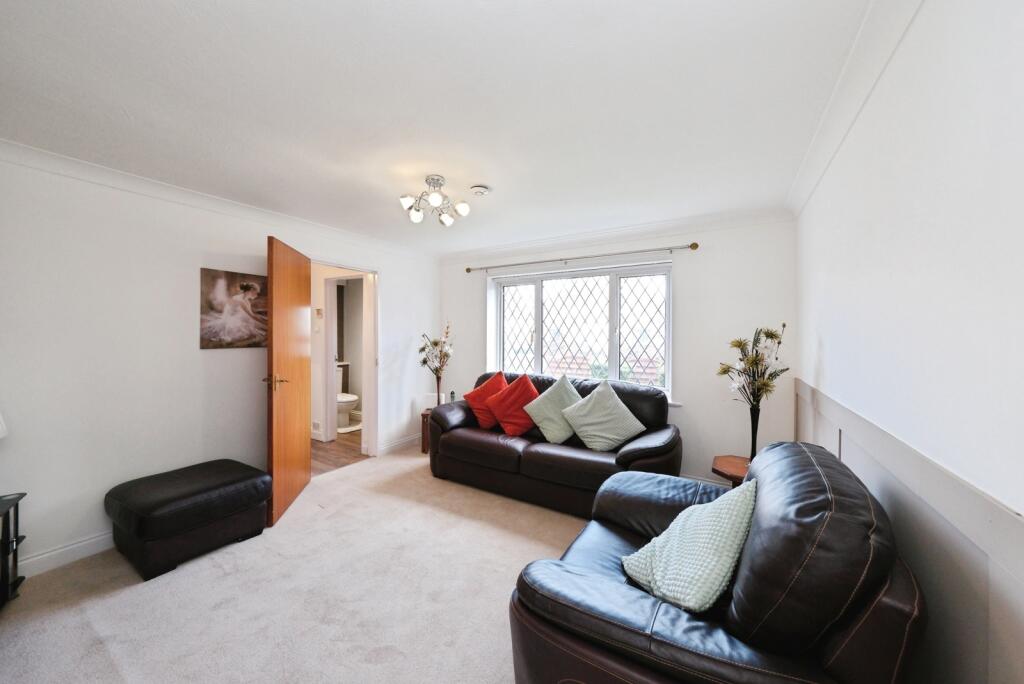 House in Nottingham - More
