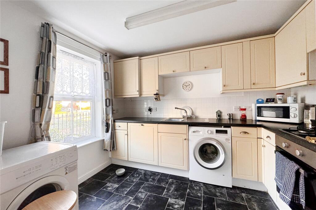 Rowan Way, Bramley Green, Angmering, West Sussex photo 3