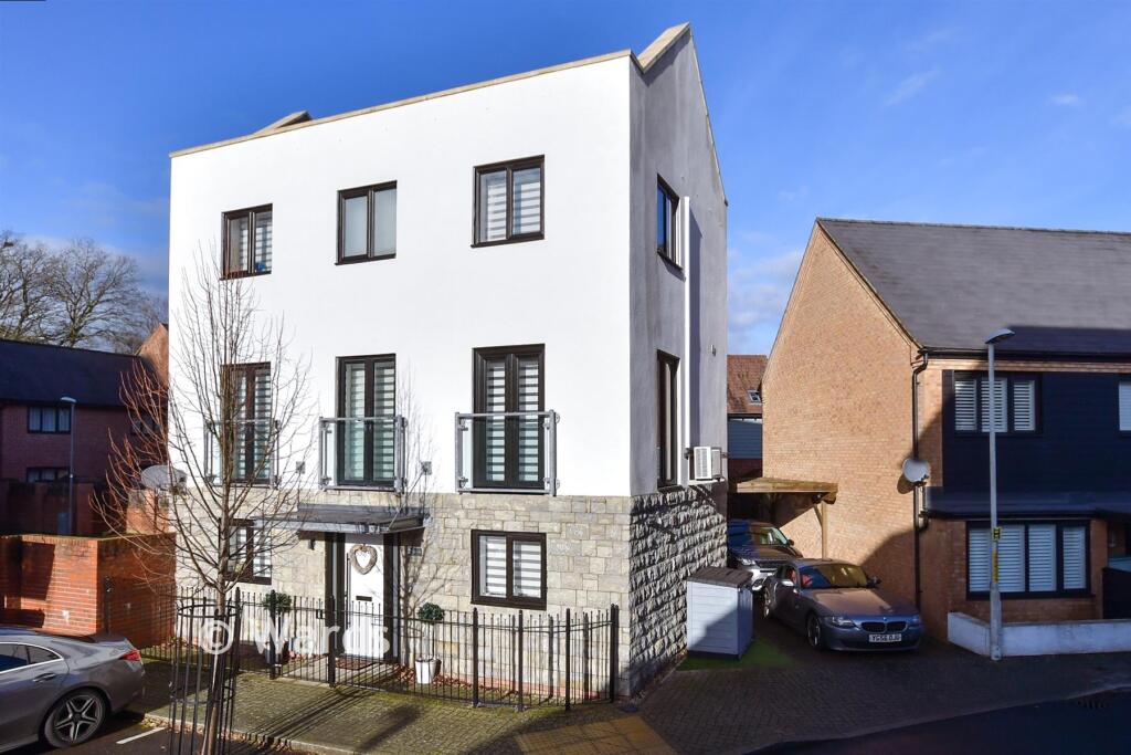 Main image of property: Hawley Drive, Leybourne, West Malling, Kent