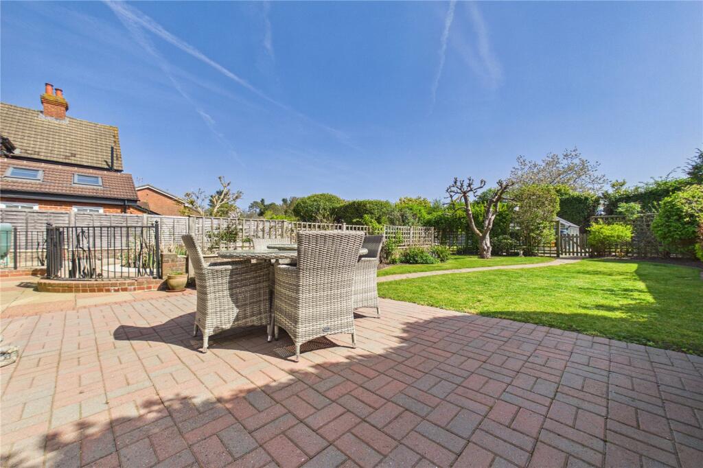 House in Burghfield - View 2