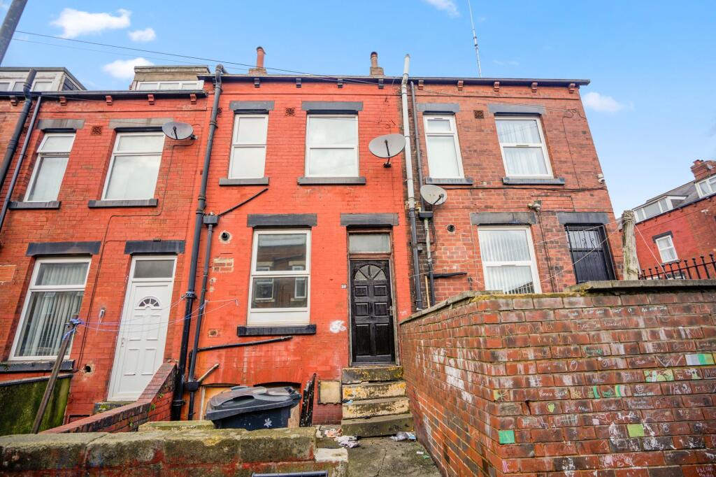 Main image of property: Sandhurst Place, Leeds, LS8