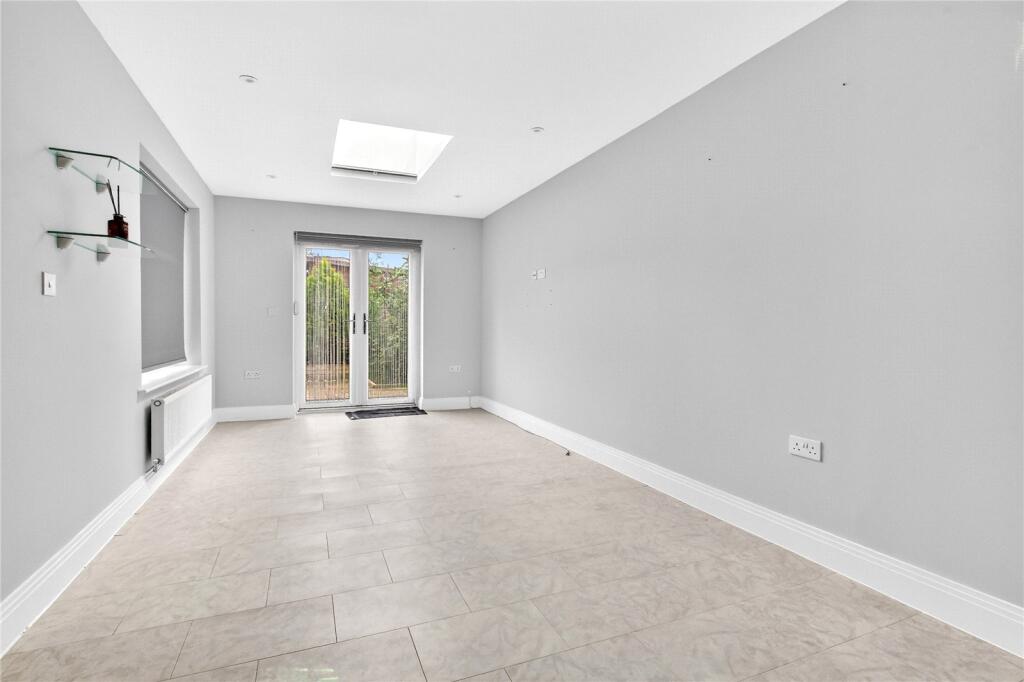 Johnstone Close, Bracknell, Berkshire, RG12 - View 6