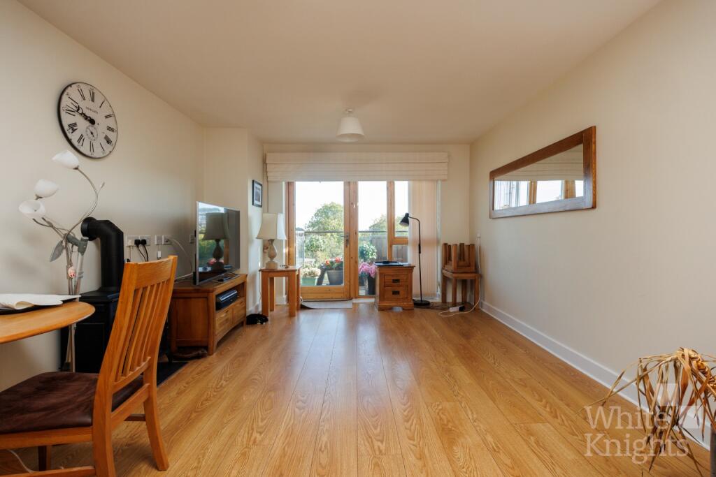 Apartment in Woodley, Wokingham - View 4