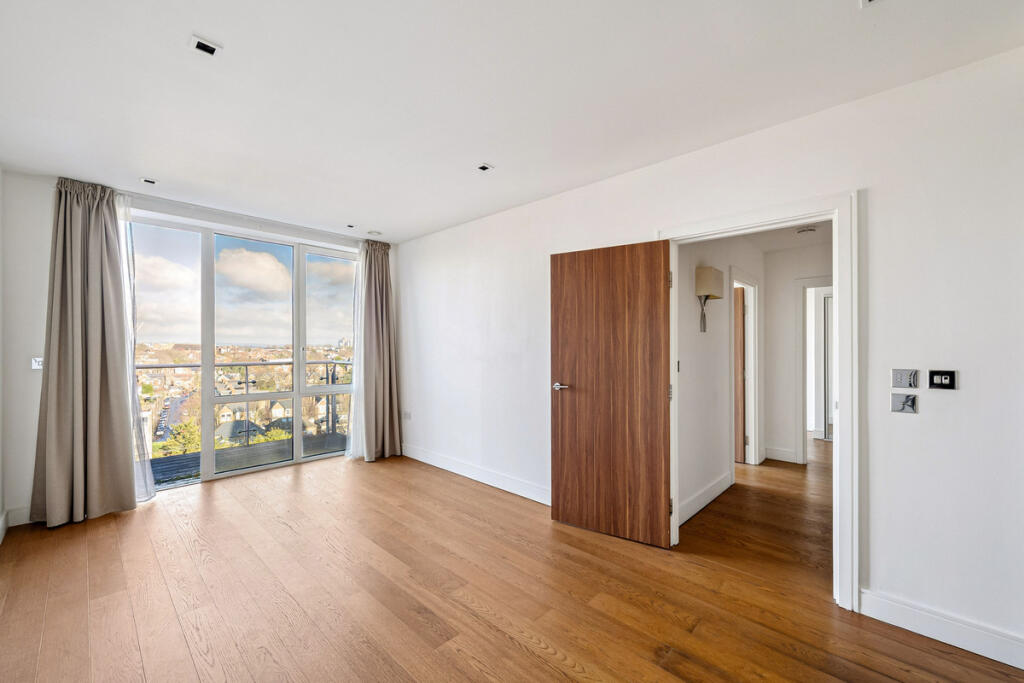 Apartment in London, Dickens Yard, Park Royal - View 5