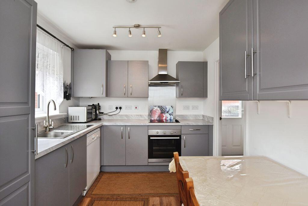 Barton Place, Salisbury                ***VIDEO TOUR*** photo 3