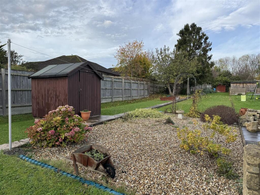 Additional image 18 of Lynton Road, Westfield