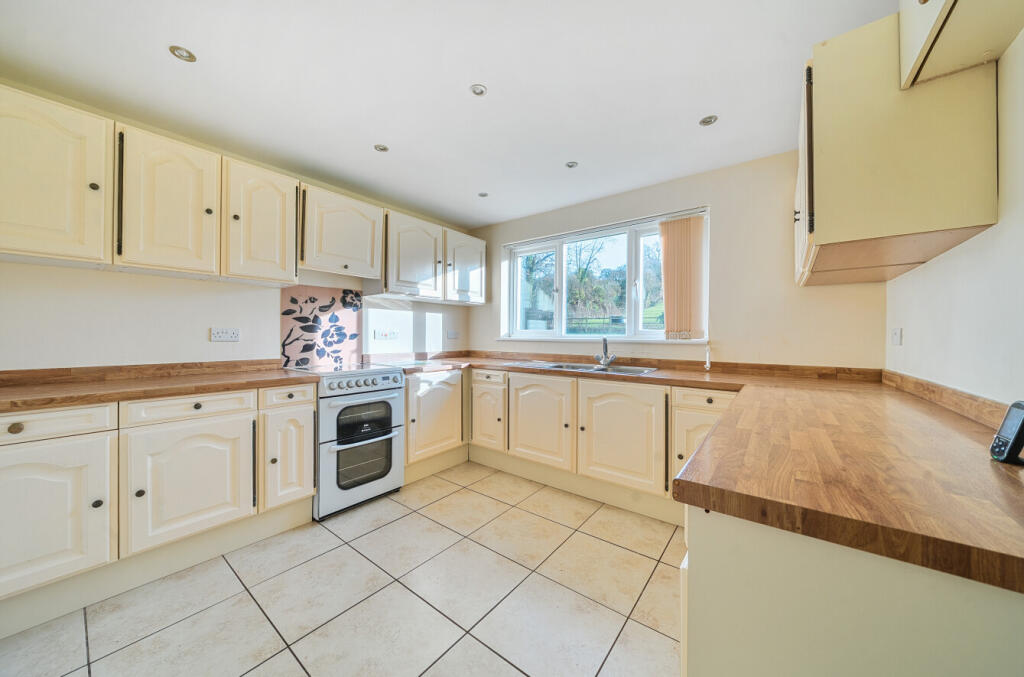 Hayes Road, Compton Dundon, TA11 photo 3