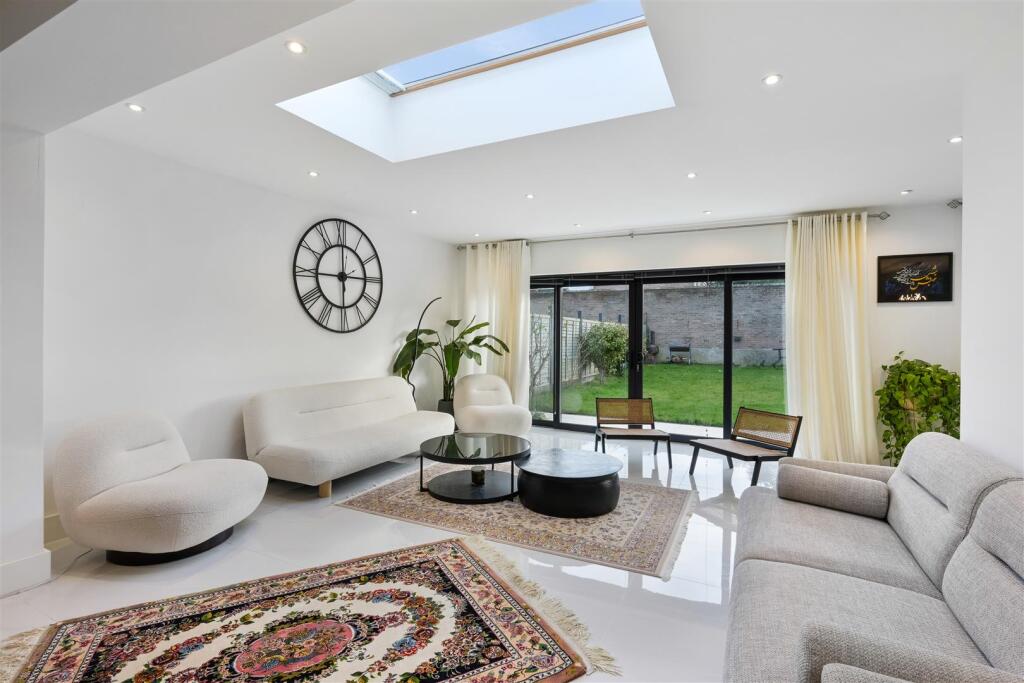 Rowden Road, Epsom photo 4