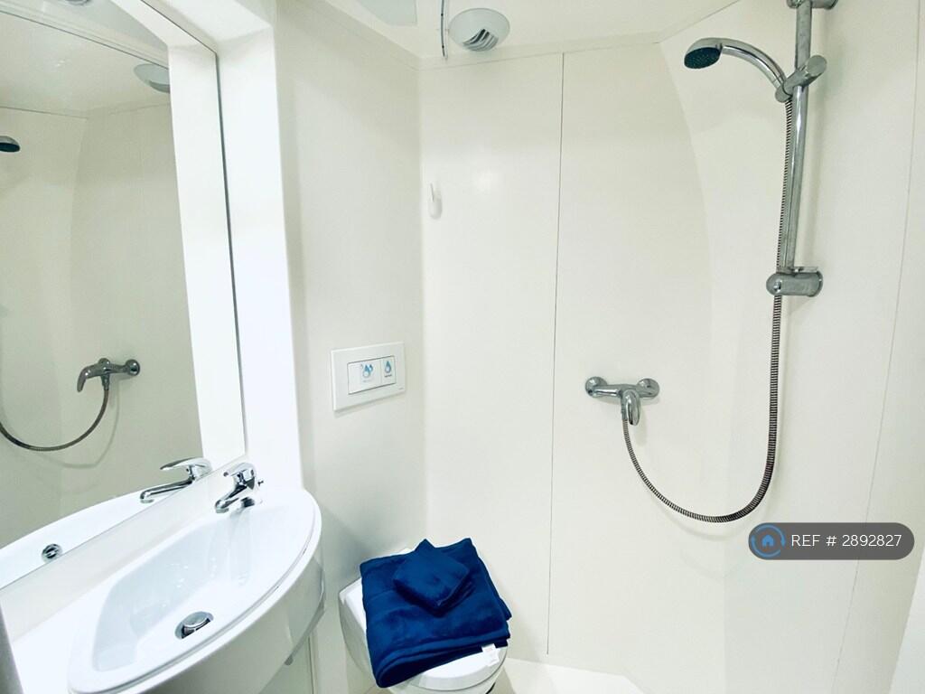 1 bedroom flat share for rent