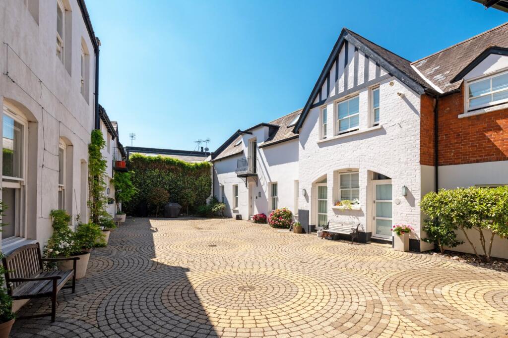 House in London - View 5