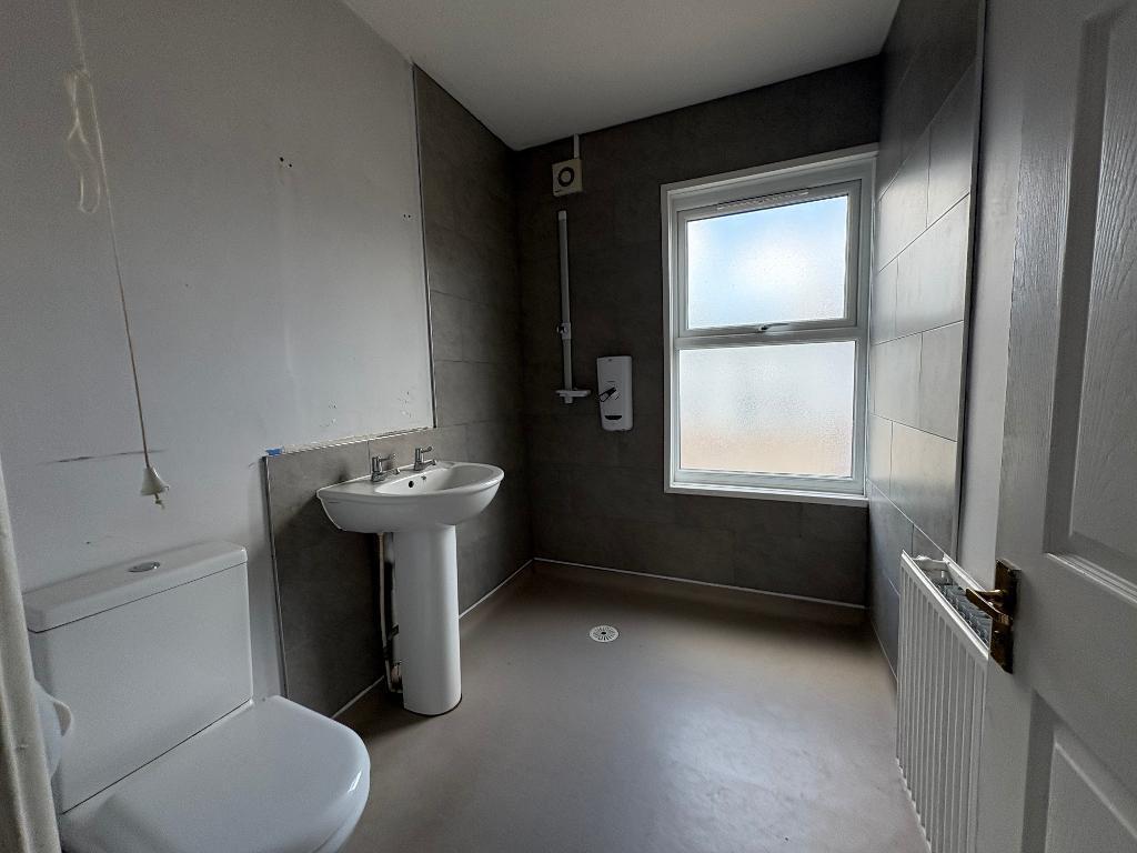 High Street South, Dunstable, Bedfordshire, LU6 3HS photo 4