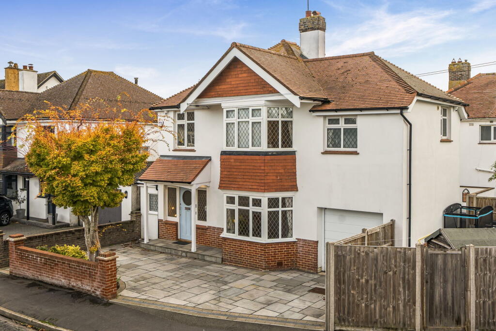 4-bed detached on Marshall Avenue, Bognor Regis, West Sussex, £550,000