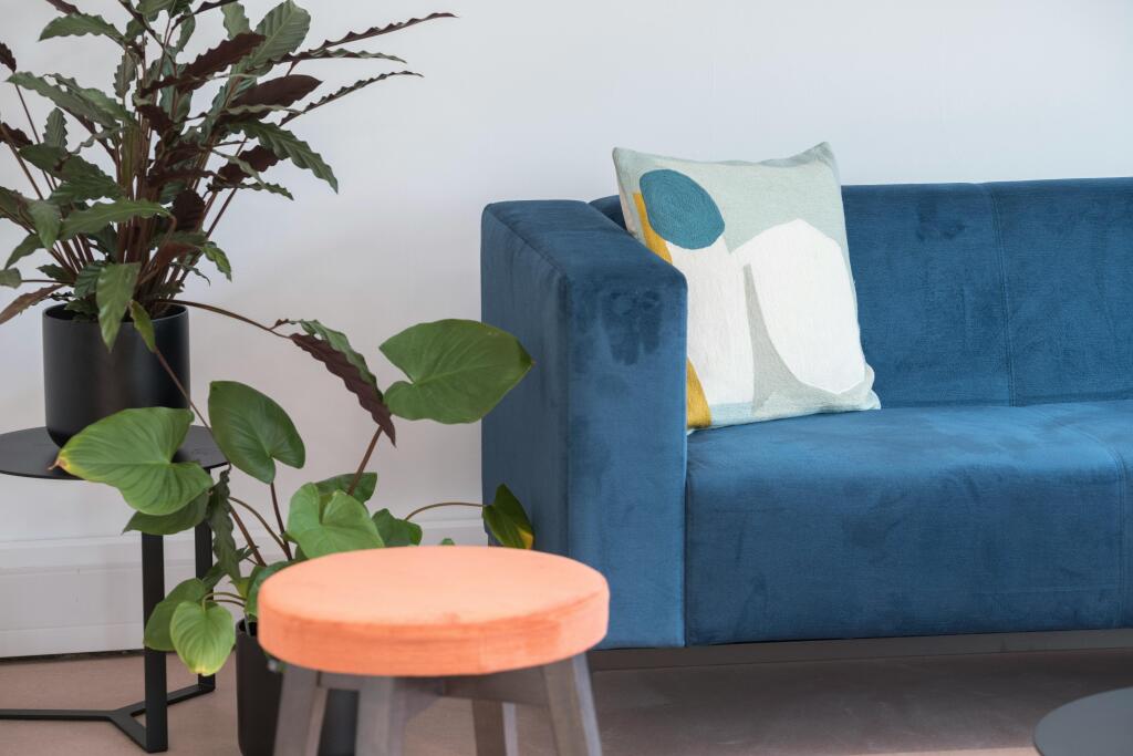 Breakout seating