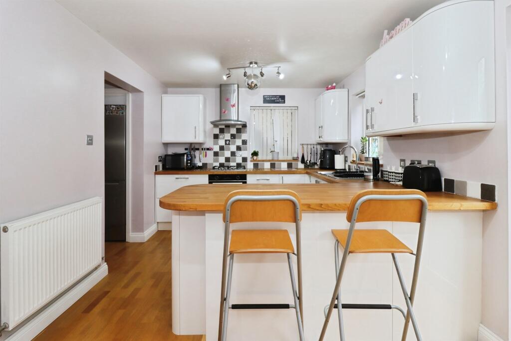 House in Bristol, Emersons Green - View 4