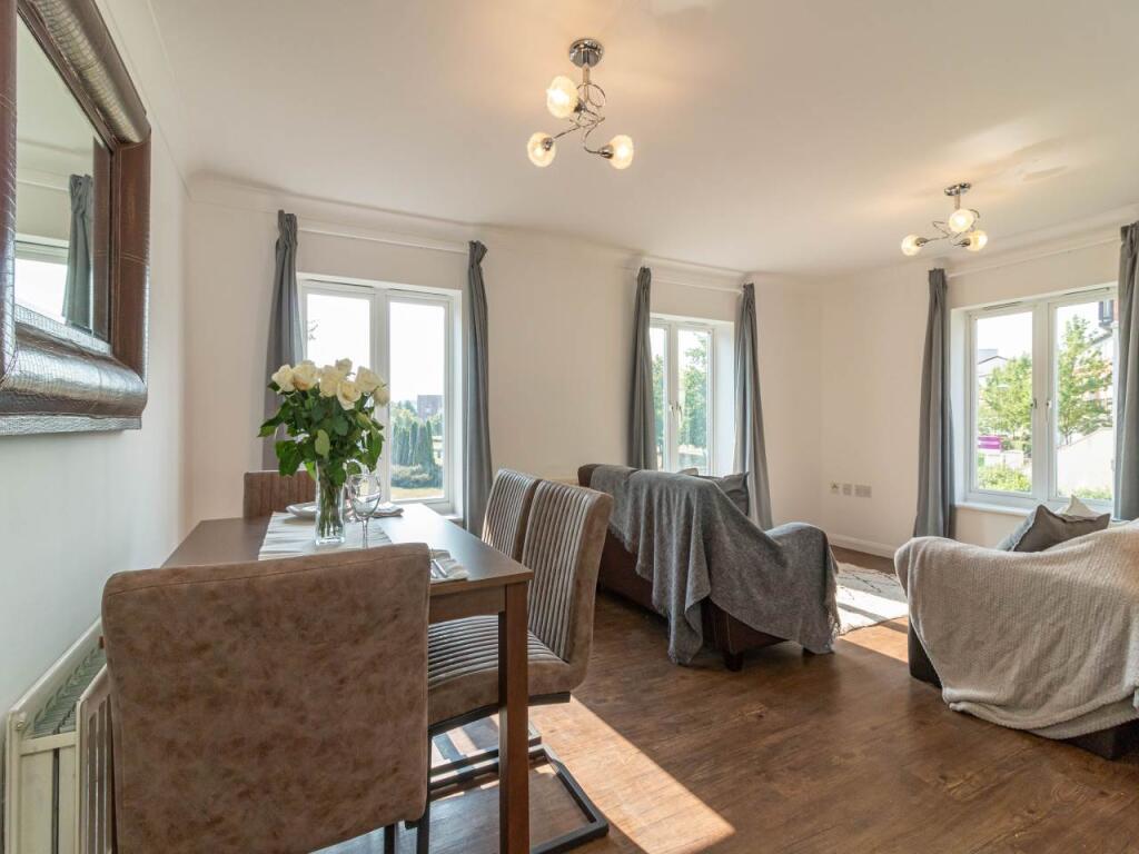 Apartment in Welwyn Hatfield, Hilltop, Hatfield - More
