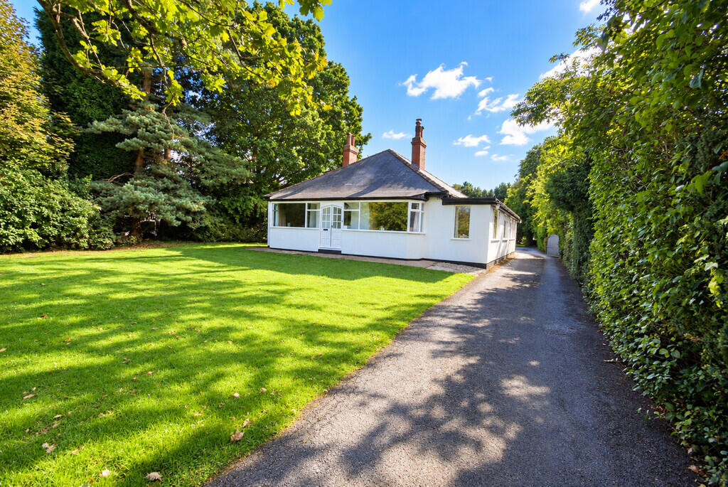 Main image of property: Thorne Road, Edenthorpe, Doncaster