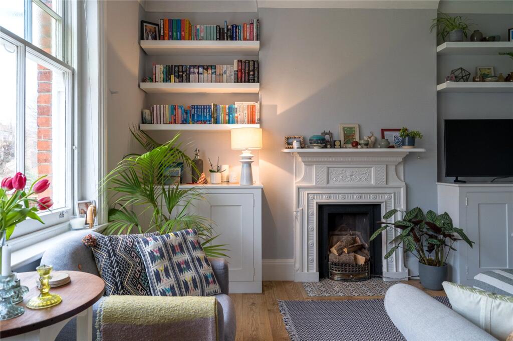 Main image of property: Riggindale Road, London, SW16