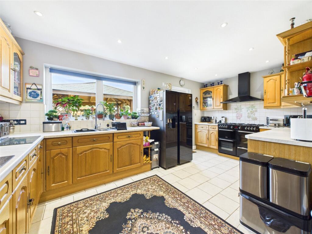 Priors Road, Cheltenham, Gloucestershire, GL52 photo 2