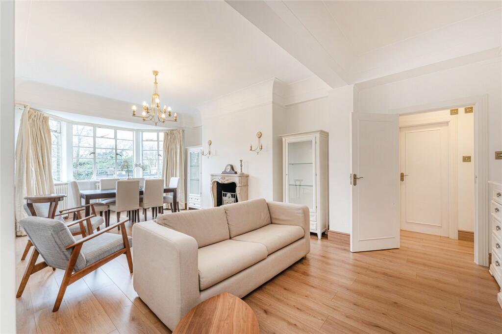 Apartment in London, Paddington - View 2