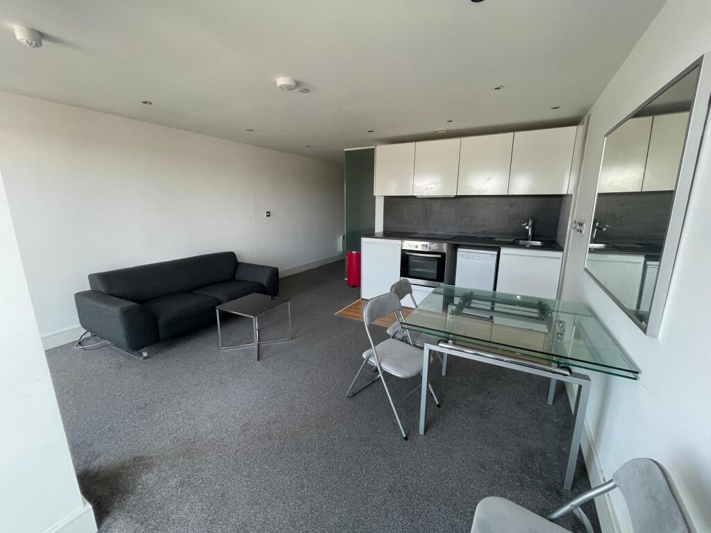 Apartment in Nottingham, Rainbow Quarter, St Ann's - View 3