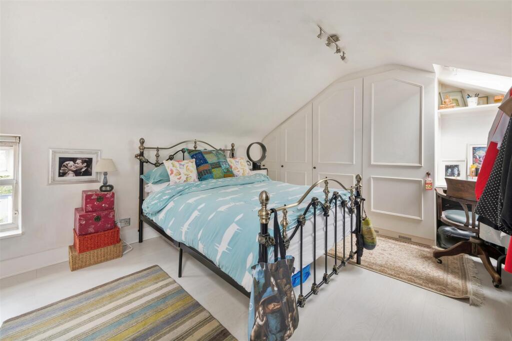 House in London - View 5