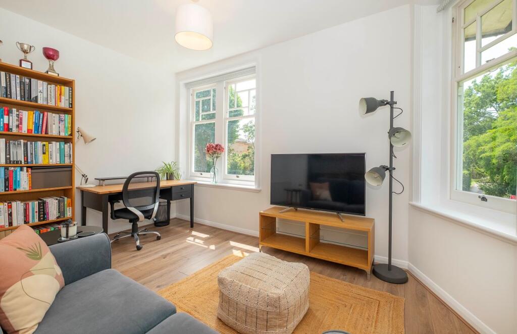 Apartment in London, Royal Borough of Kingston upon Thames - View 3