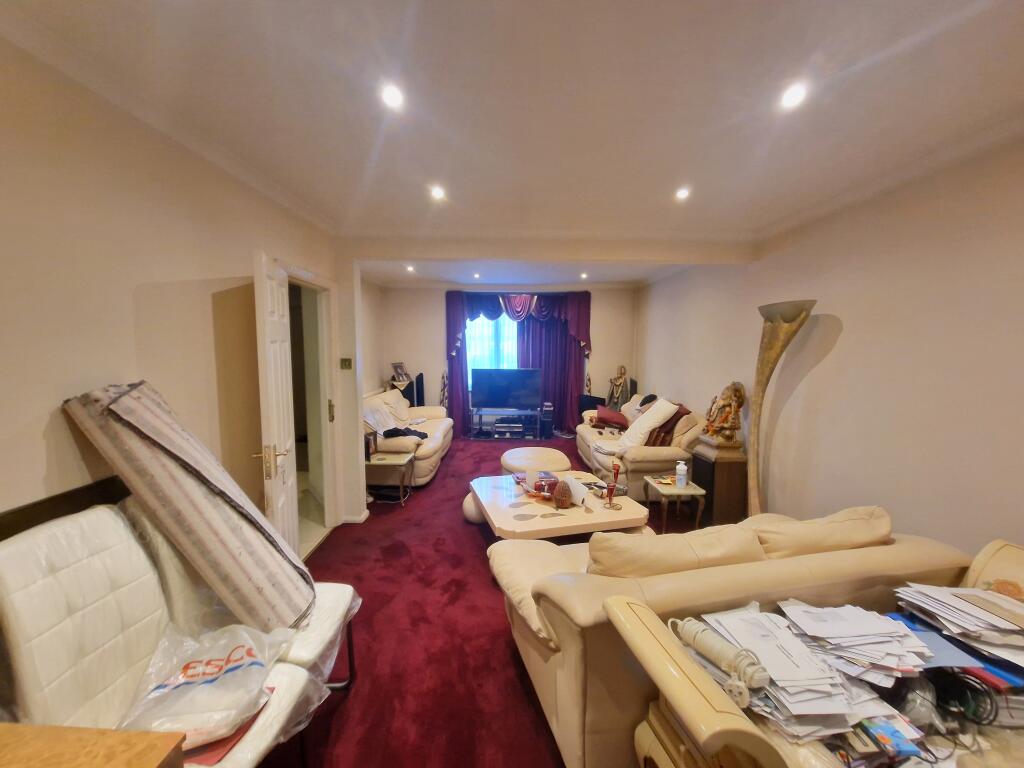 House in London - View 2