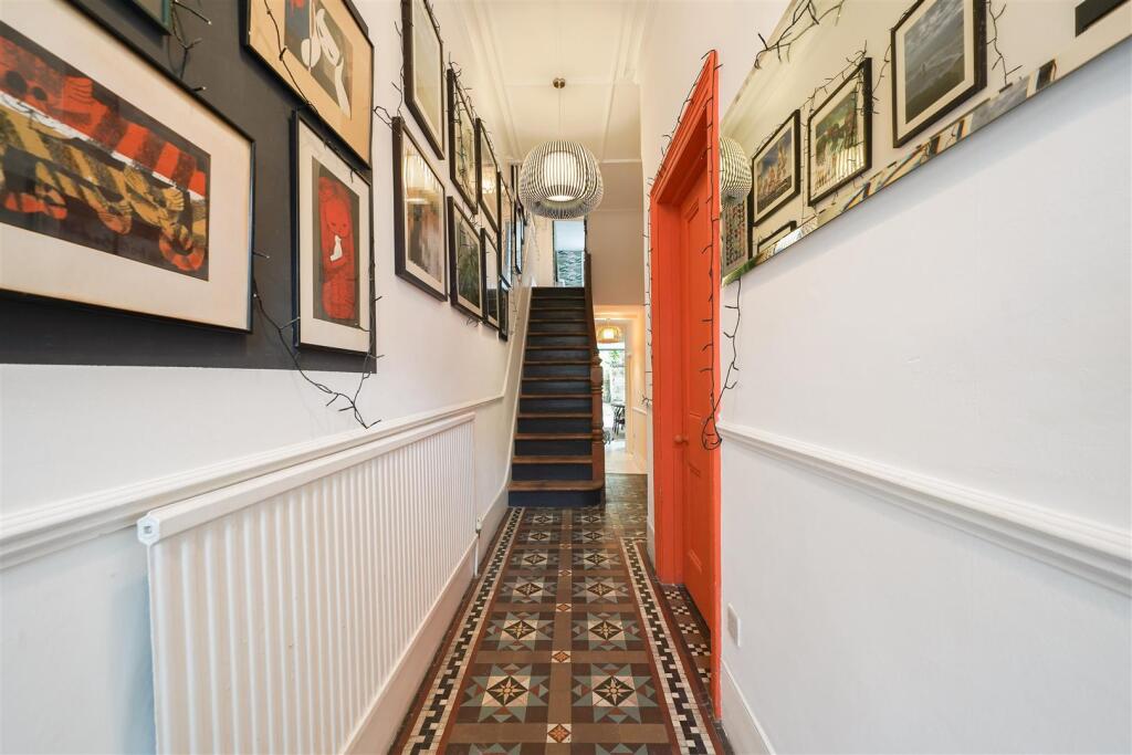 House in London, Queen's Park - View 4