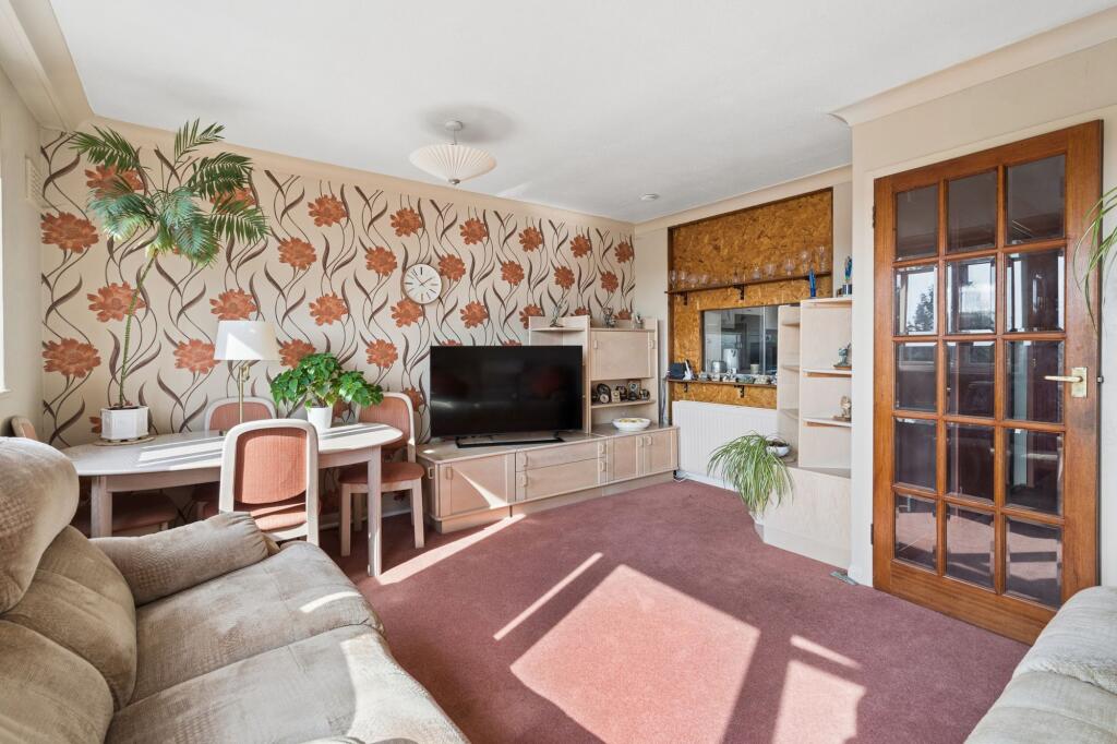 House in Loudwater, Chepping Wycombe - View 4
