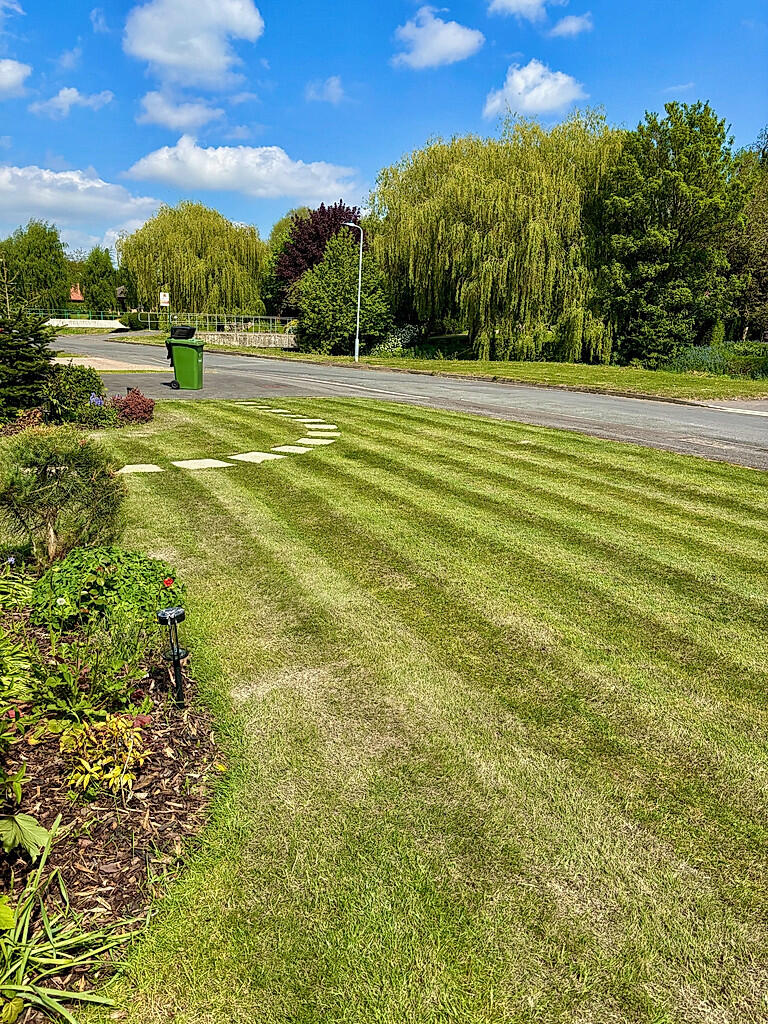 14 Lindholme, Scotter, Gainsborough, DN21 3UR photo 3