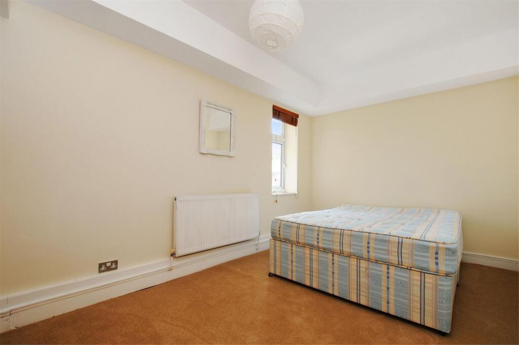 Apartment in London - View 5