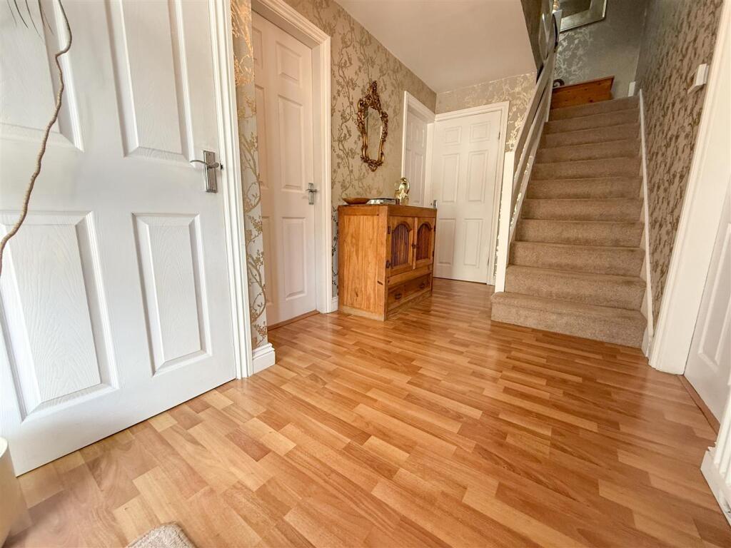 House in Sheffield, Low Matlock, Bradfield - More