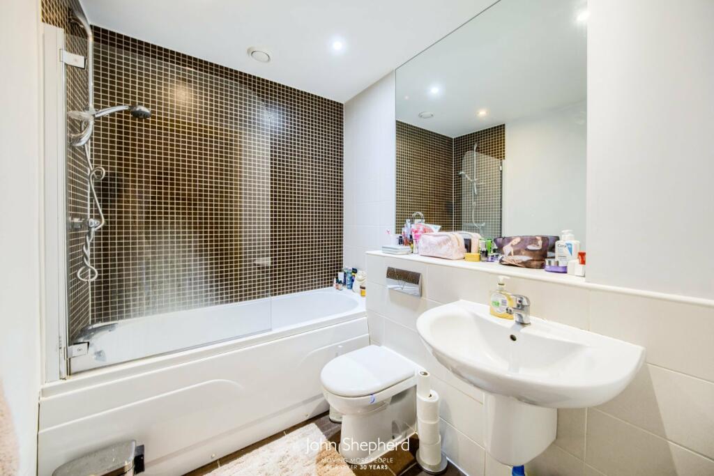 Apartment in Birmingham, West Midlands - View 2