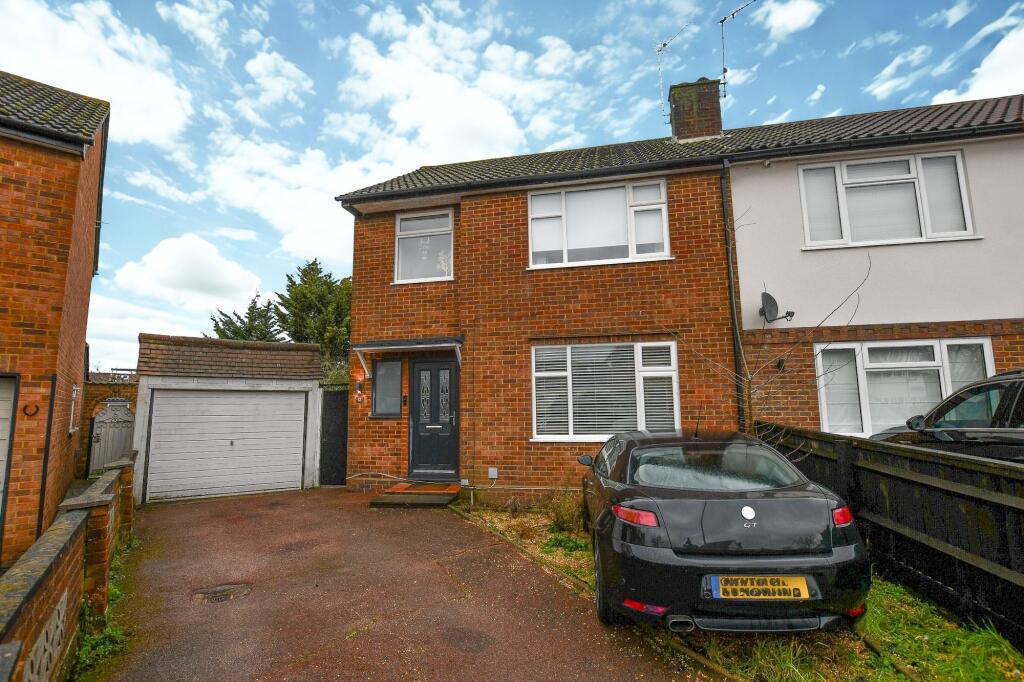 Main image of property: Jubilee Avenue, London Colney, AL2