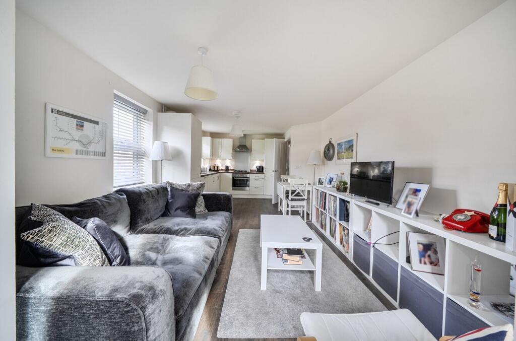 Apartment in Salisbury - View 5