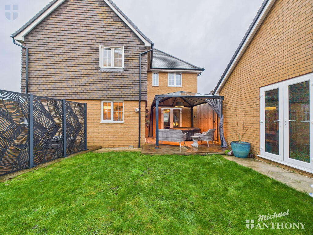 House in Kingsbrook - View 3