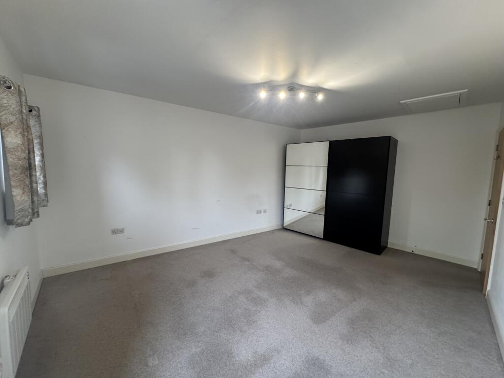 Apartment in Hemel Hempstead - View 5