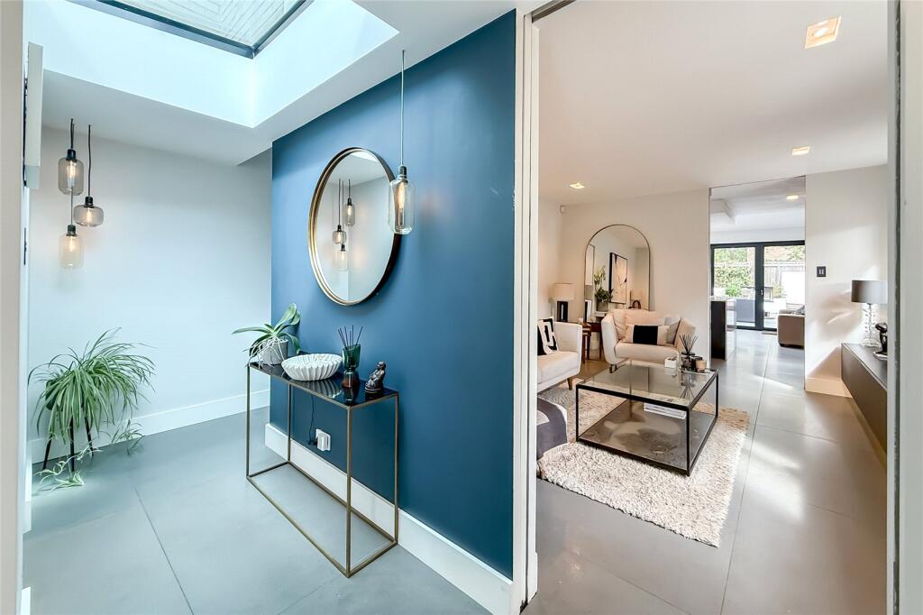 House in Harpenden, Roundwood - View 4