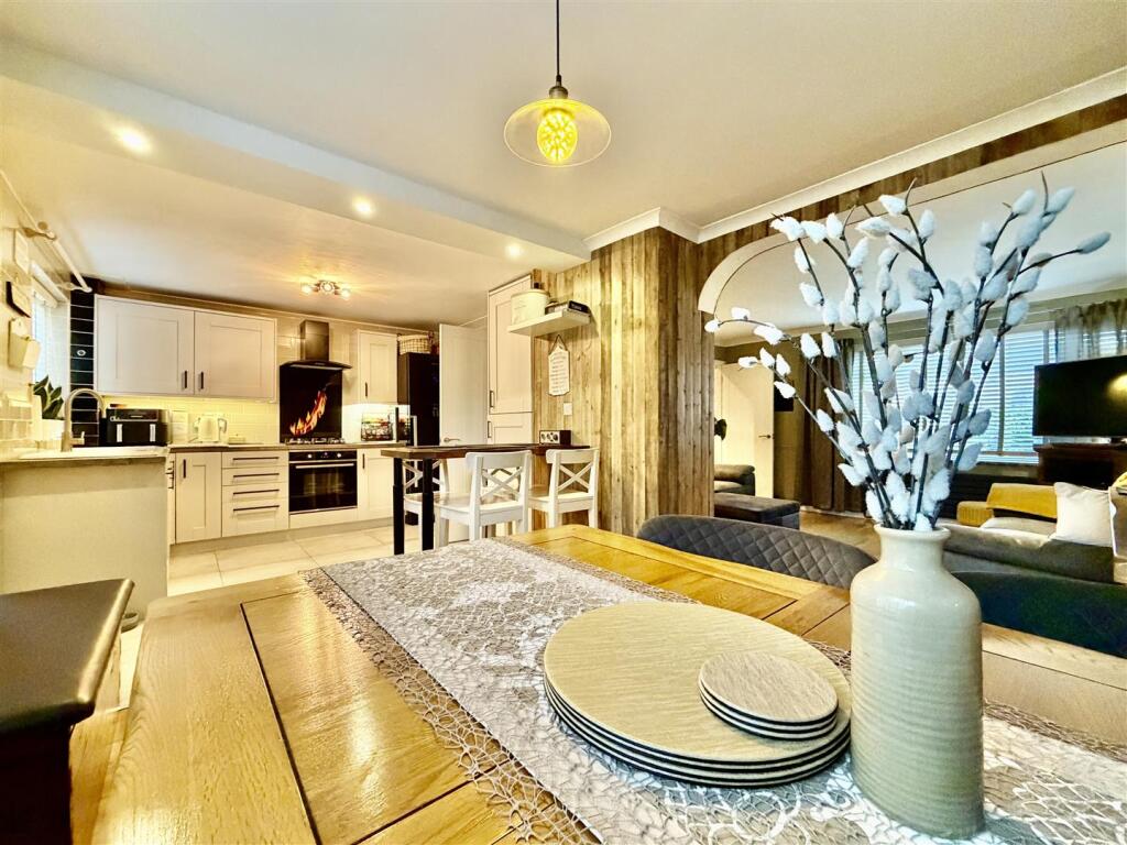 House in Holmfirth, Helme, Meltham - View 4