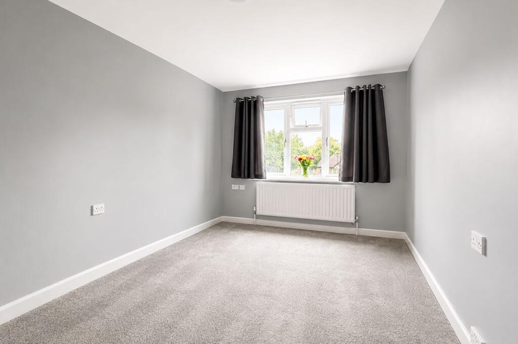 Charleston Square, Urmston, Manchester, M41 photo 4